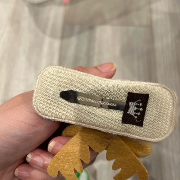 Cute Christmas fluffy hair clips - Set of 4 - Picture 7 of 8